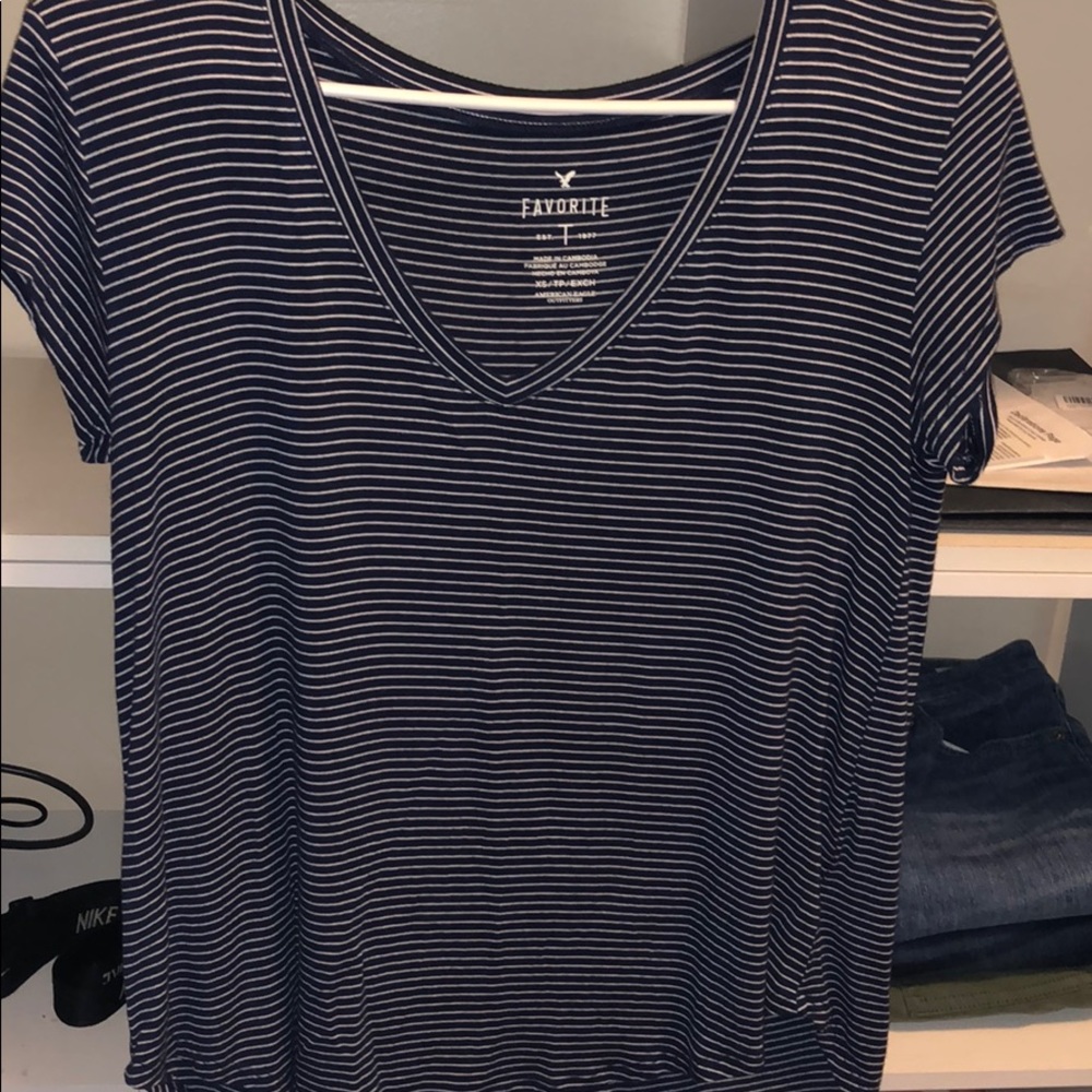 American Eagle V Neck